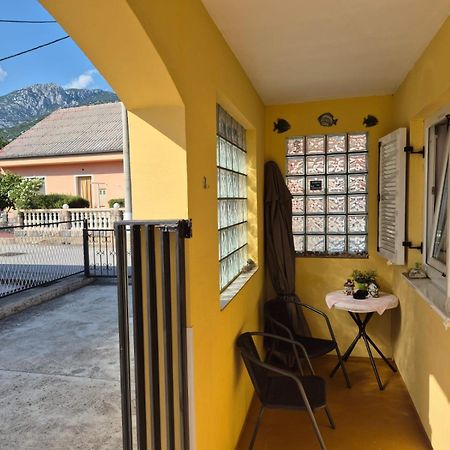 Apartman Davorka Karlobag Exterior photo