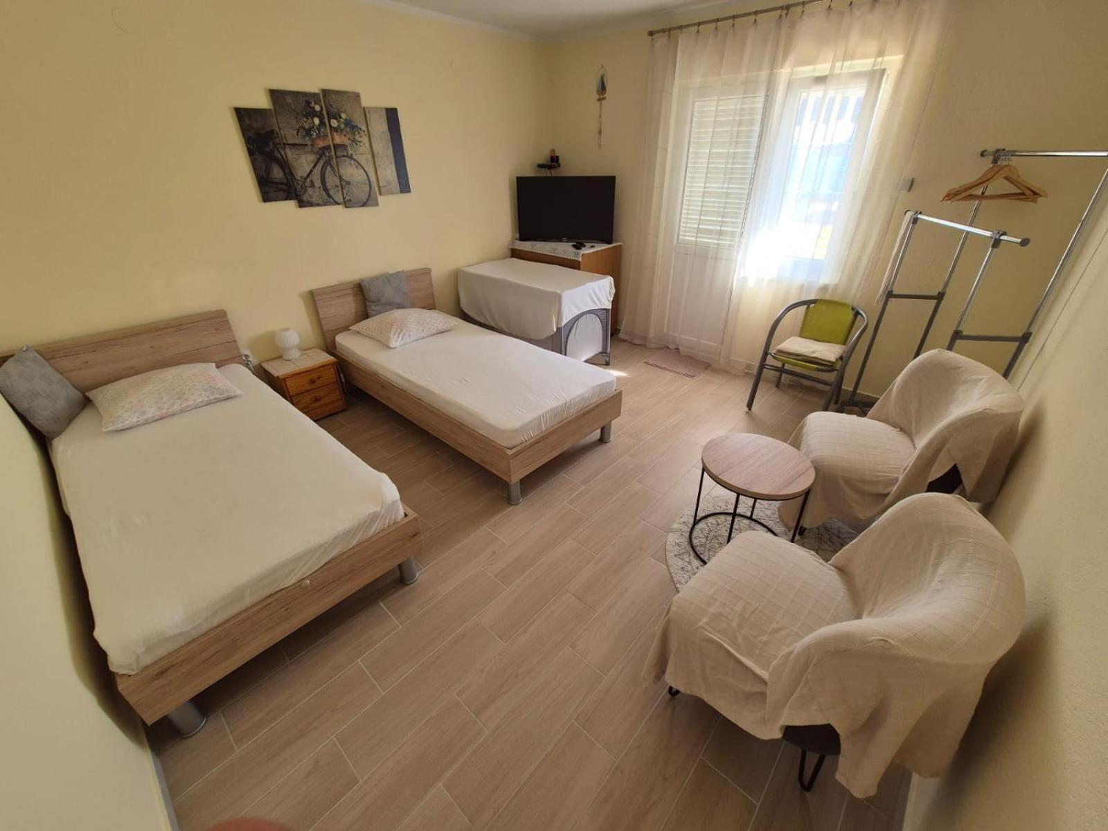 Apartman Davorka Karlobag Exterior photo