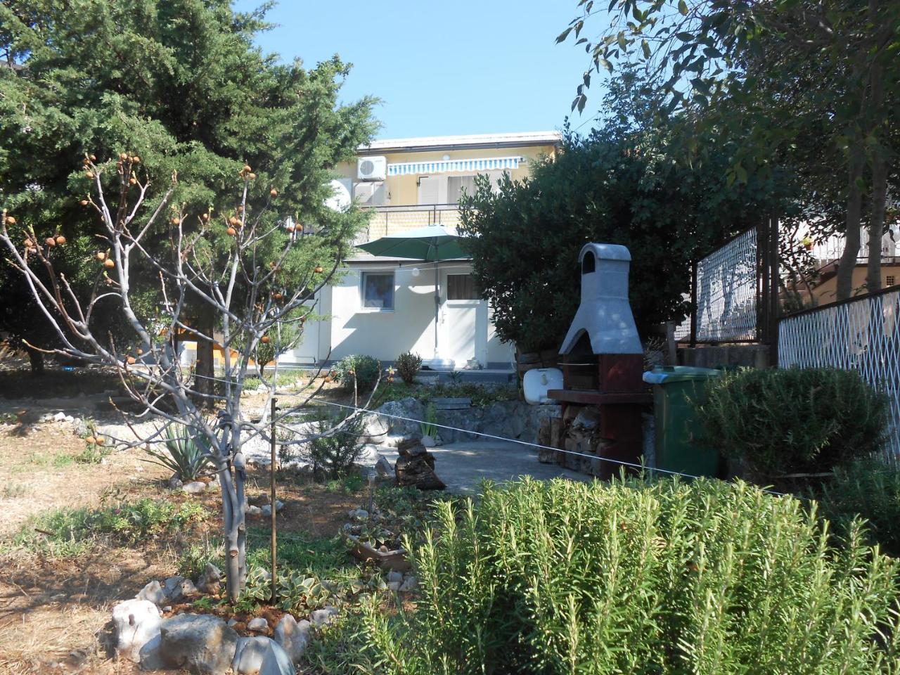Apartman Davorka Karlobag Exterior photo