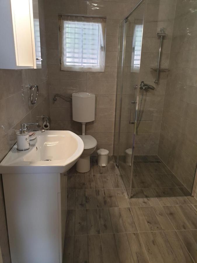 Apartman Davorka Karlobag Exterior photo